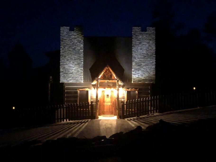 Villa The Log Castle~Stunning Mountain Views~Hot Tub à Sevierville Extérieur photo