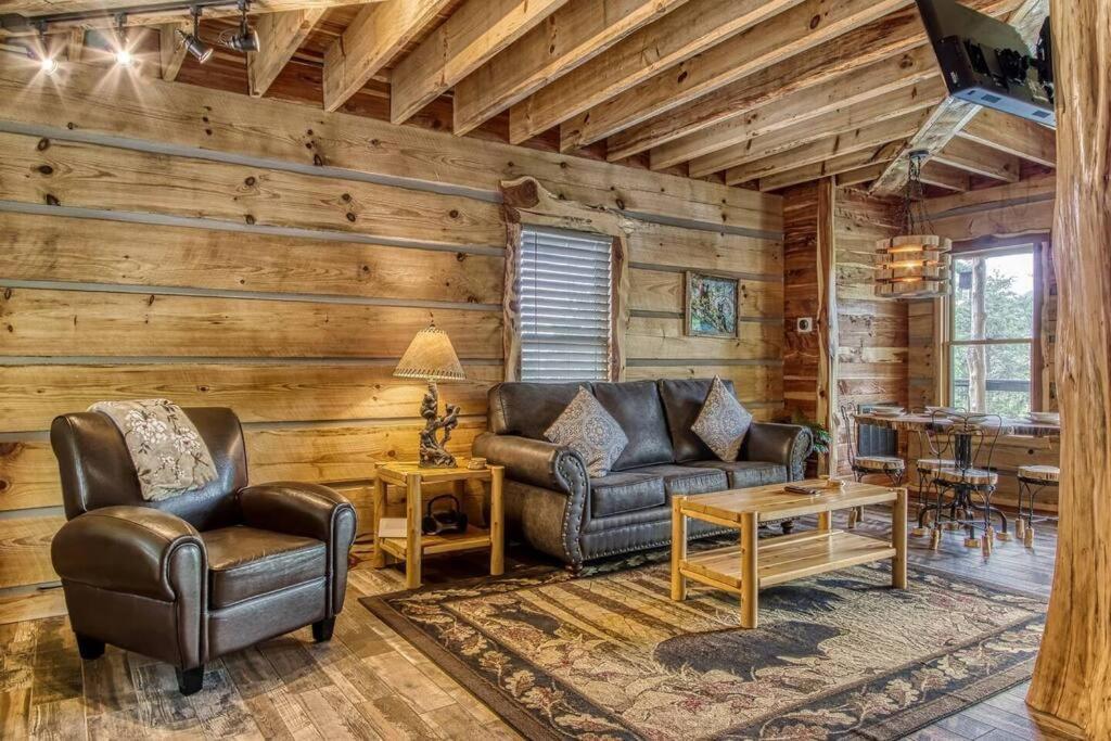 Villa The Log Castle~Stunning Mountain Views~Hot Tub à Sevierville Extérieur photo