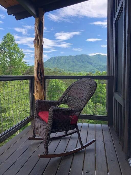 Villa The Log Castle~Stunning Mountain Views~Hot Tub à Sevierville Extérieur photo