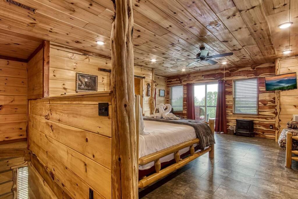 Villa The Log Castle~Stunning Mountain Views~Hot Tub à Sevierville Extérieur photo