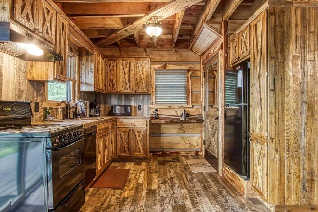 Villa The Log Castle~Stunning Mountain Views~Hot Tub à Sevierville Extérieur photo